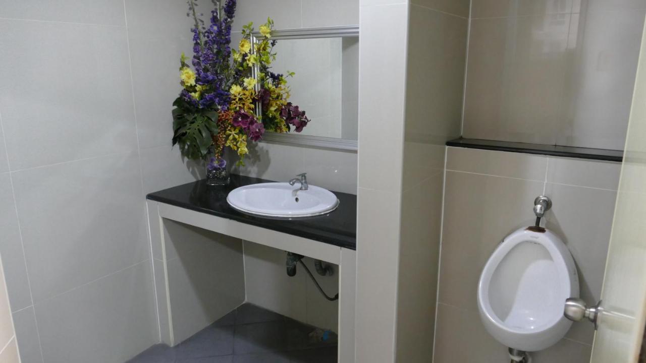 Sundowner Sukhumvit Apartment Bangkok Luaran gambar